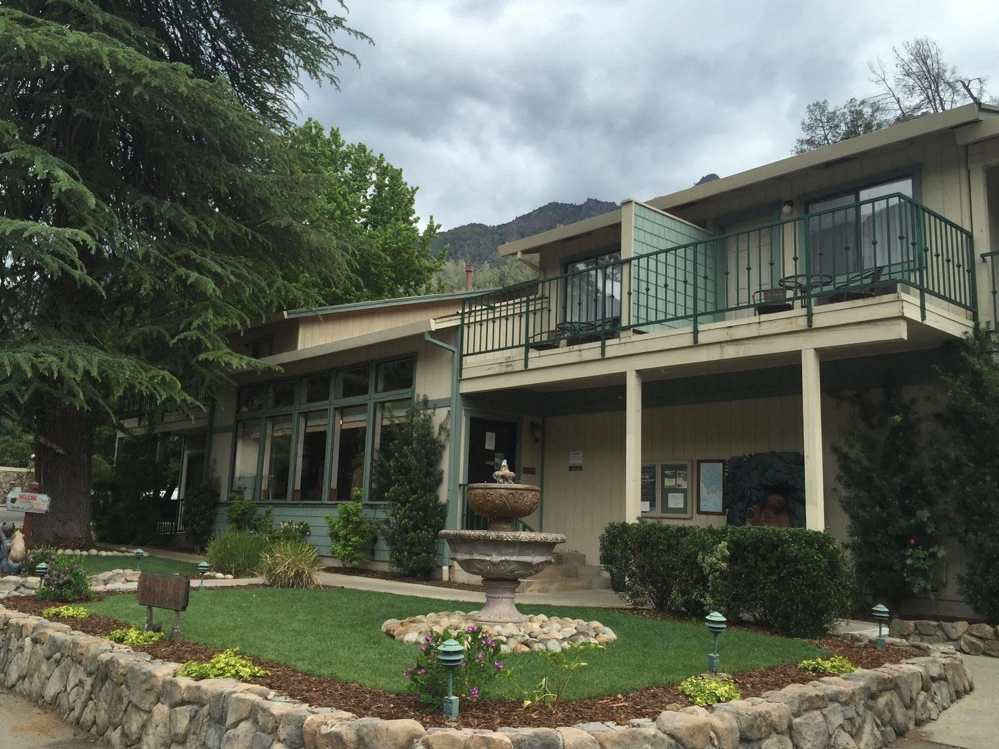 Cedar Lodge El Portal Esterno foto